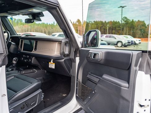 New 2025 Ford Bronco Outer Banks image 8