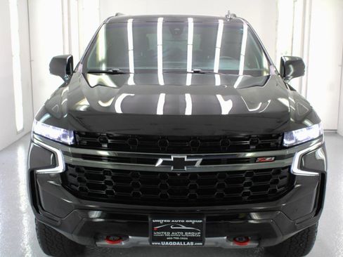 Used 2021 Chevrolet Suburban Z71 w/ Z71 Signature Package image 3