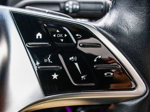 Used 2024 Mercedes-Benz GLB 250 4MATIC w/ Driver Assistance Package image 29