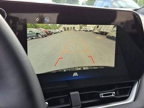 Used 2025 Chevrolet Equinox LT AWD/4WD image 4