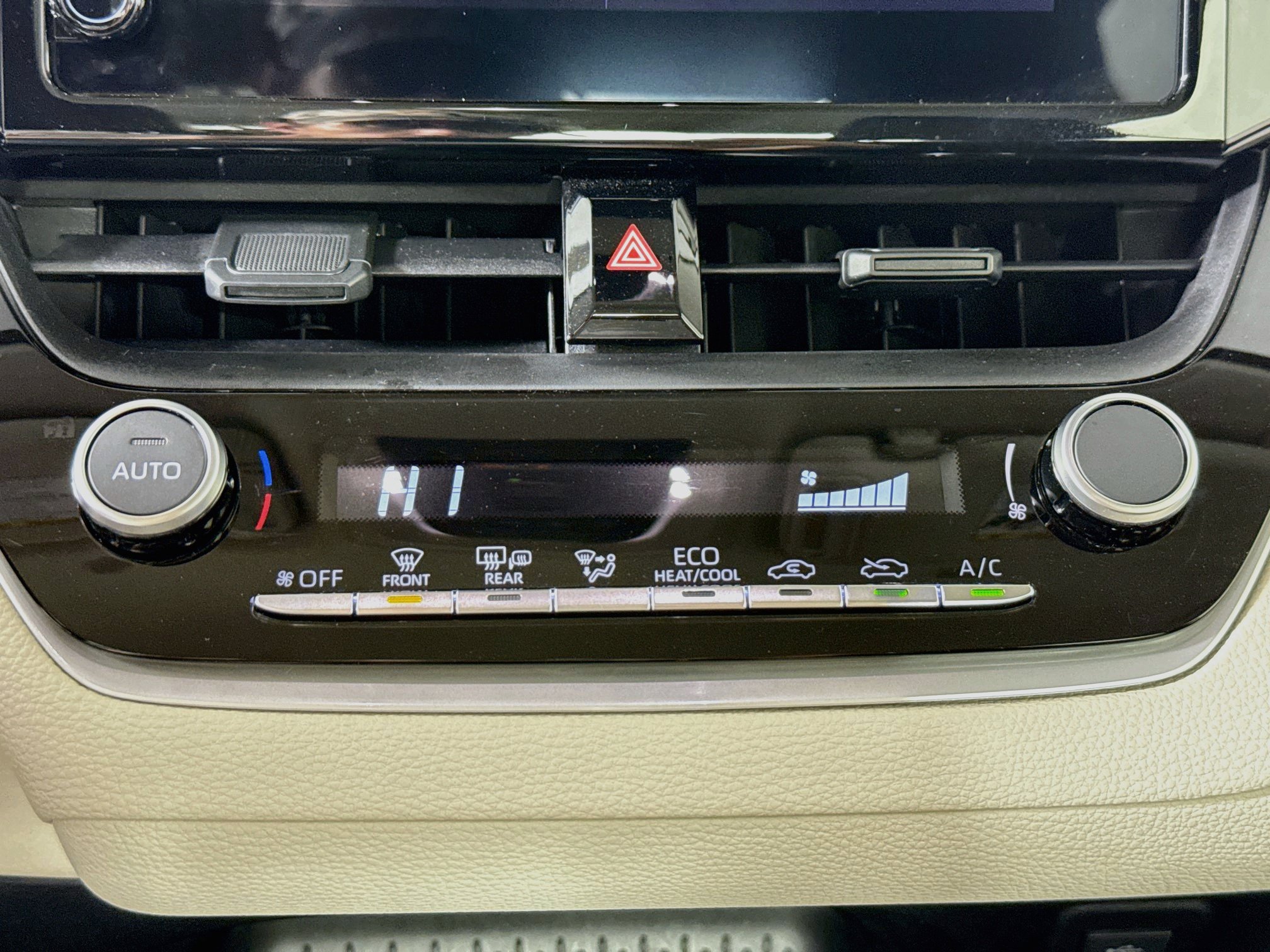 Used 2026 Toyota Corolla LE FWD image 17