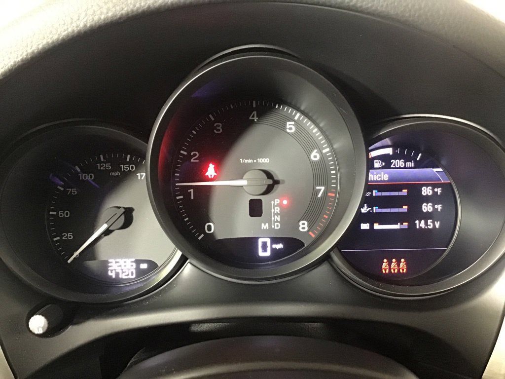 Certified 2026 Porsche Macan AWD/4WD image 31
