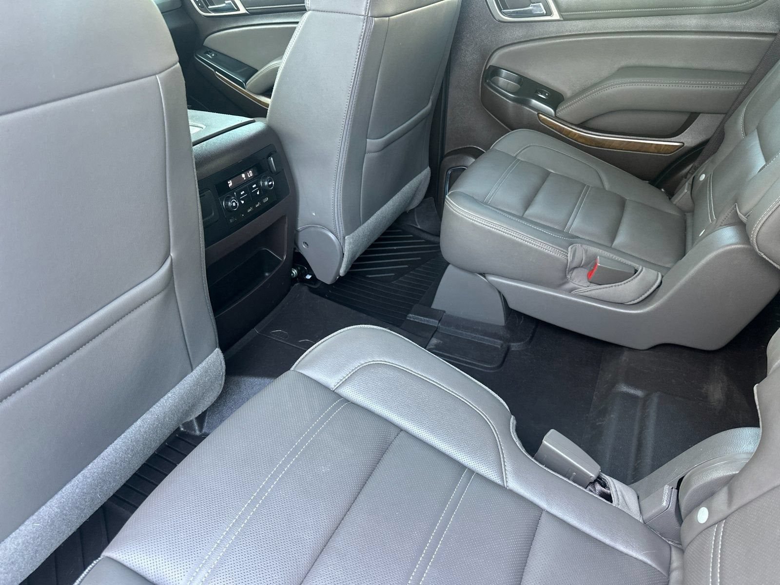 Used 2020 GMC Yukon Denali w/ Denali Ultimate Package AWD/4WD image 14