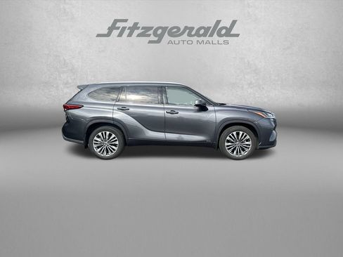 Used 2021 Toyota Highlander Platinum AWD/4WD image 9