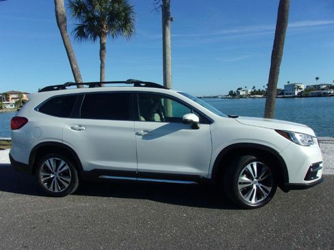 Used 2019 Subaru Ascent Limited w/ Popular Package #3 image 3
