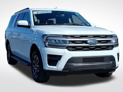 Used 2024 Ford Expedition Max XLT image 2