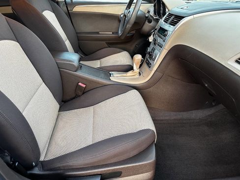 Used 2011 Chevrolet Malibu LS FWD image 11