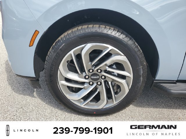 New 2027 Lincoln Navigator Premiere RWD image 12