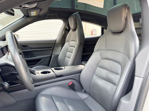 Used 2022 Porsche Taycan RWD image 37