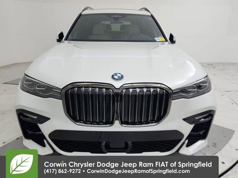 Used 2022 BMW X7 xDrive40i w/ M Sport Package image 3