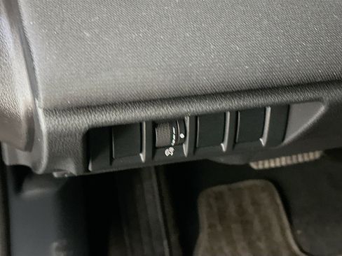 Used 2023 Subaru Outback Premium image 17