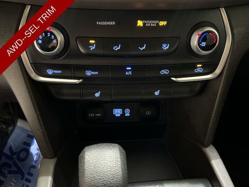 Used 2020 Hyundai Santa Fe SEL image 16