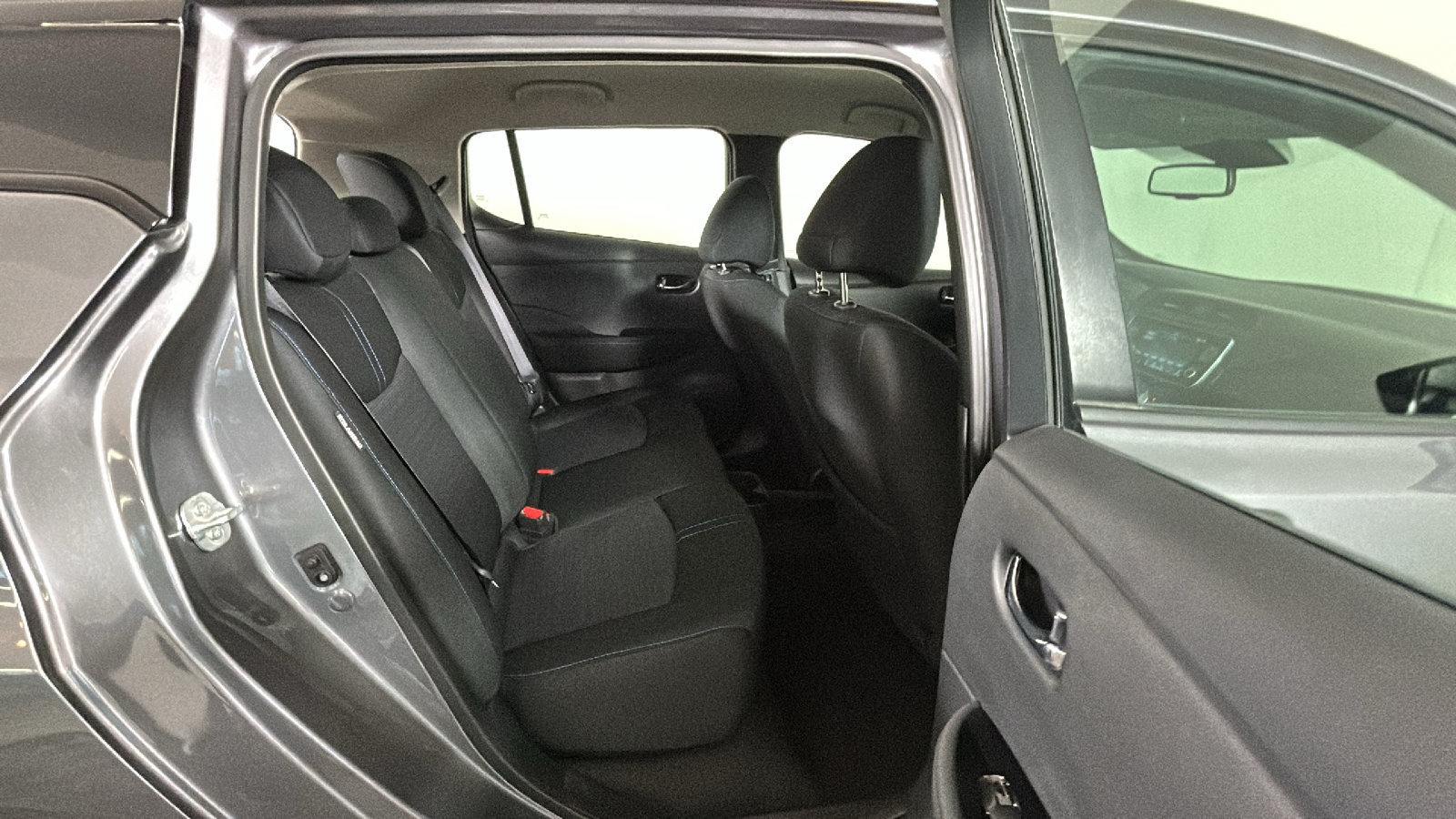 Used 2025 Nissan Leaf SV Plus FWD image 35