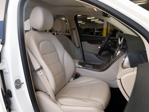 Used 2021 Mercedes-Benz GLC 300 image 26