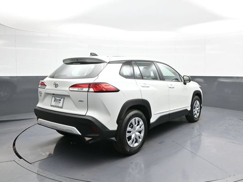 Certified 2022 Toyota Corolla Cross L AWD/4WD image 6