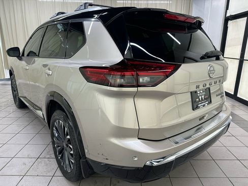 Used 2026 Nissan Rogue Platinum w/ Platinum Premium Package image 9