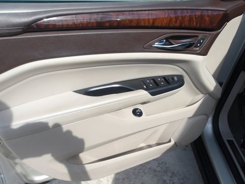Used 2013 Cadillac SRX Luxury w/ Driver Awareness Package image 18