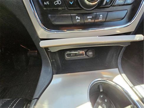 Used 2015 Jeep Grand Cherokee Overland image 31