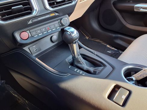 Used 2025 Ford Mustang Premium image 8