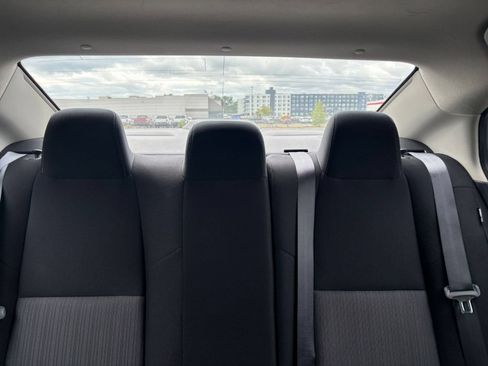 Used 2025 Nissan Sentra SV FWD image 33