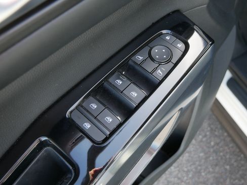 Used 2023 Nissan Pathfinder SL w/ Black Appearance Package AWD/4WD image 23