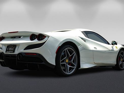 Certified 2022 Ferrari F8 Tributo image 10