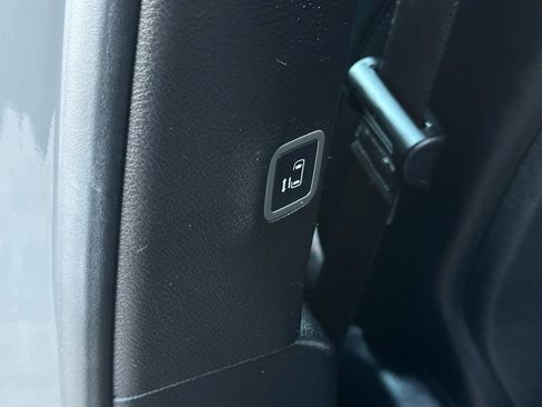 Used 2020 Chrysler Pacifica Touring-L w/ Advanced Safetytec Group image 22