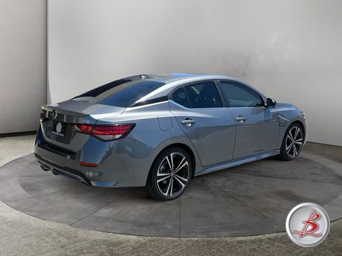 Used 2023 Nissan Sentra SR w/ SR Premium Package FWD image 7