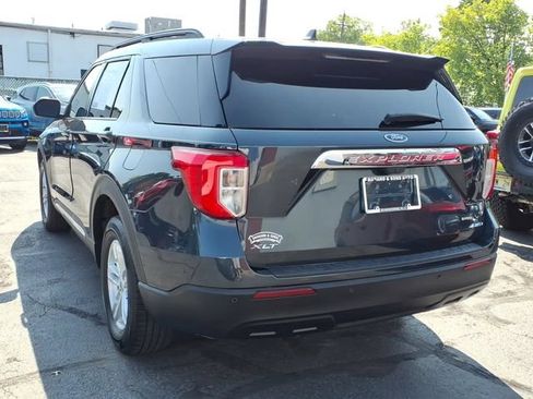 Used 2023 Ford Explorer XLT AWD/4WD image 4