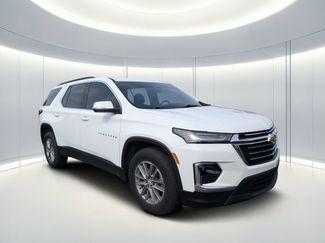 Used 2023 Chevrolet Traverse LT FWD video 1