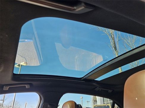 Used 2019 Lincoln Continental Reserve image 17