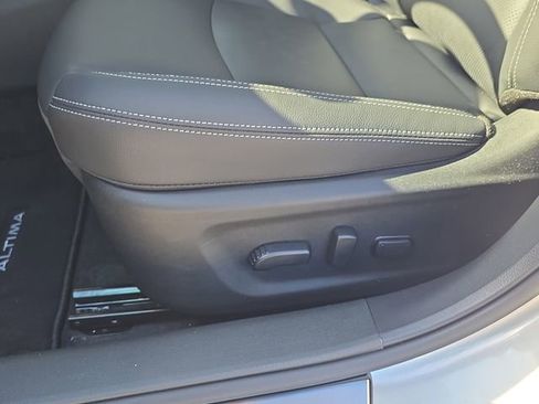 New 2025 Nissan Altima 2.5 SL FWD image 22