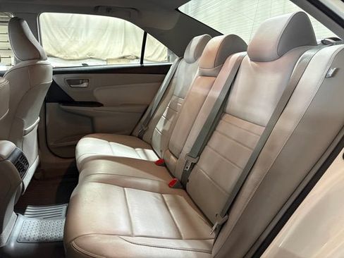 Used 2016 Toyota Camry XLE w/ Moonroof Package FWD image 20