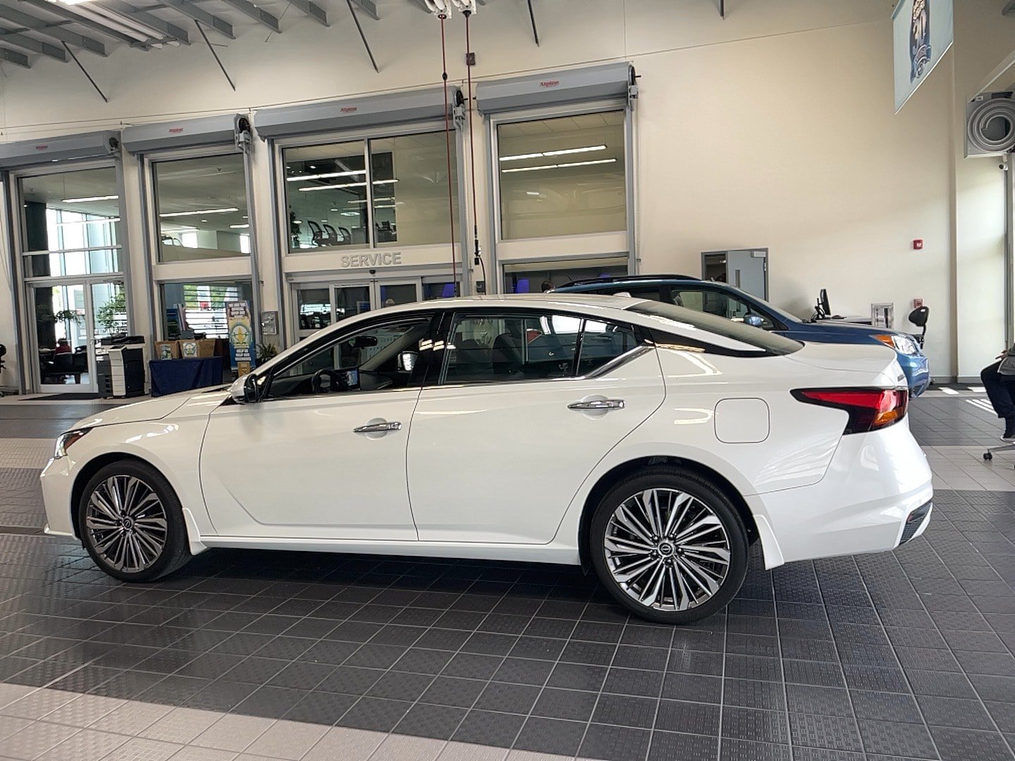 Used 2023 Nissan Altima 2.5 SL AWD/4WD image 4
