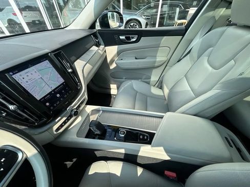 Certified 2023 Volvo XC60 B5 Plus w/ Climate Package AWD/4WD image 21