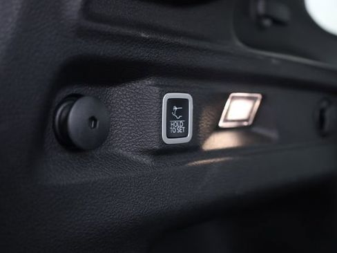 Used 2024 Jeep Grand Cherokee L Limited w/ Luxury Tech Group II image 38