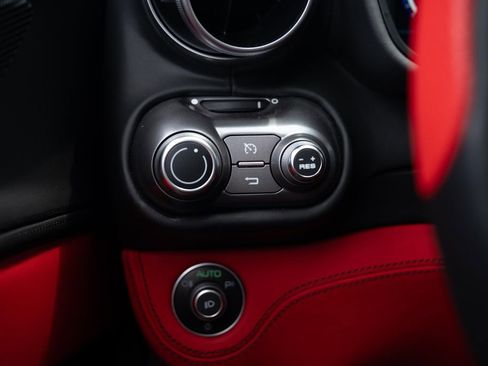 Used 2022 Ferrari Portofino M RWD image 38