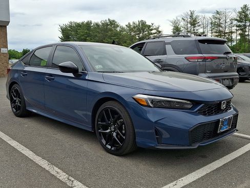 Used 2025 Honda Civic Sport image 2