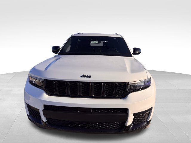 Used 2023 Jeep Grand Cherokee L Laredo AWD/4WD image 24
