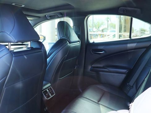 Used 2019 Lexus UX 200 F Sport w/ F Sport Premium Package image 31