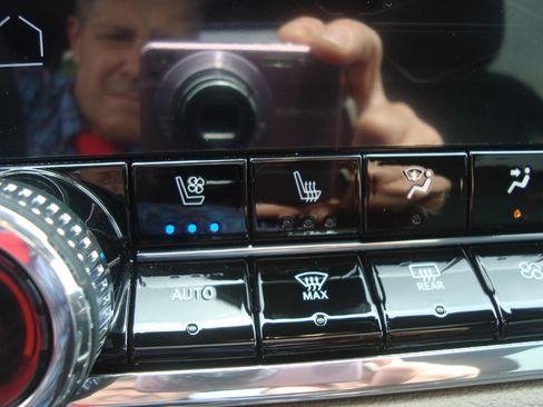 Used 2024 GMC Canyon Denali AWD/4WD image 22