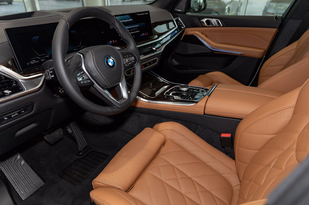 Used 2026 BMW X5 xDrive50e w/ Premium Package AWD/4WD image 8