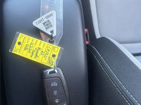 Used 2022 Hyundai Venue SEL w/ Cargo Package image 31