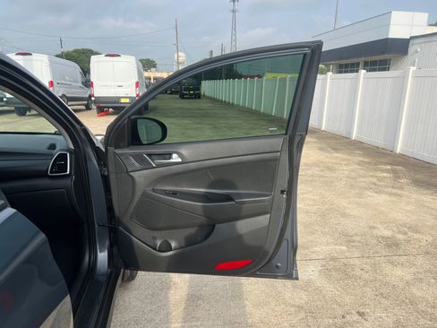 Used 2021 Hyundai Tucson Value FWD image 10
