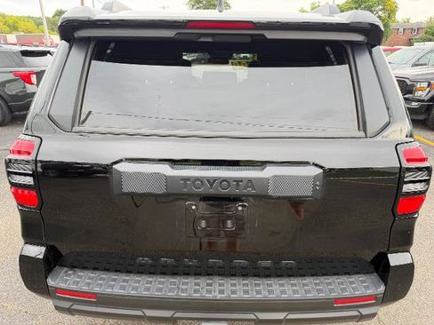 Used 2025 Toyota 4Runner SR5 AWD/4WD image 6