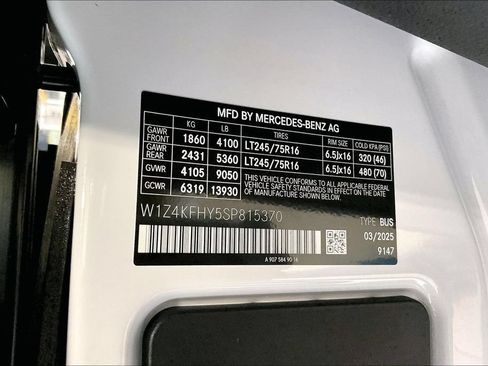 Used 2025 Mercedes-Benz Sprinter 2500 image 37