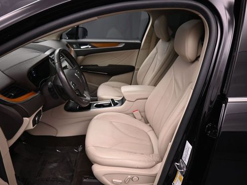 Used 2019 Lincoln MKC Select w/ Select Plus Package image 19