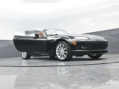 Used 2006 MAZDA MX-5 Miata Grand Touring w/ Premium Pkg image 30