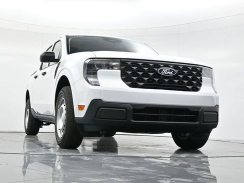 New 2025 Ford Maverick XL image 49