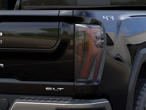 New 2025 GMC Sierra 2500 SLT w/ SLT Premium Package image 26